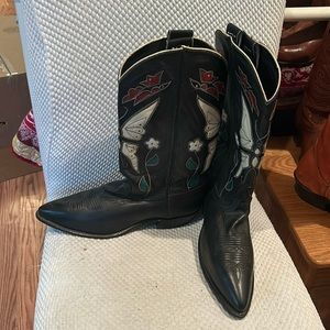 Acme butterfly boots